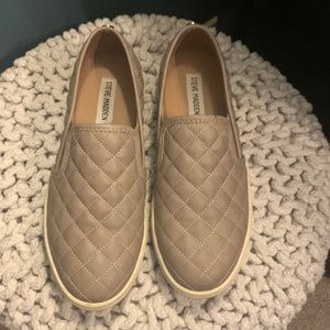 Steve Madden Slip on